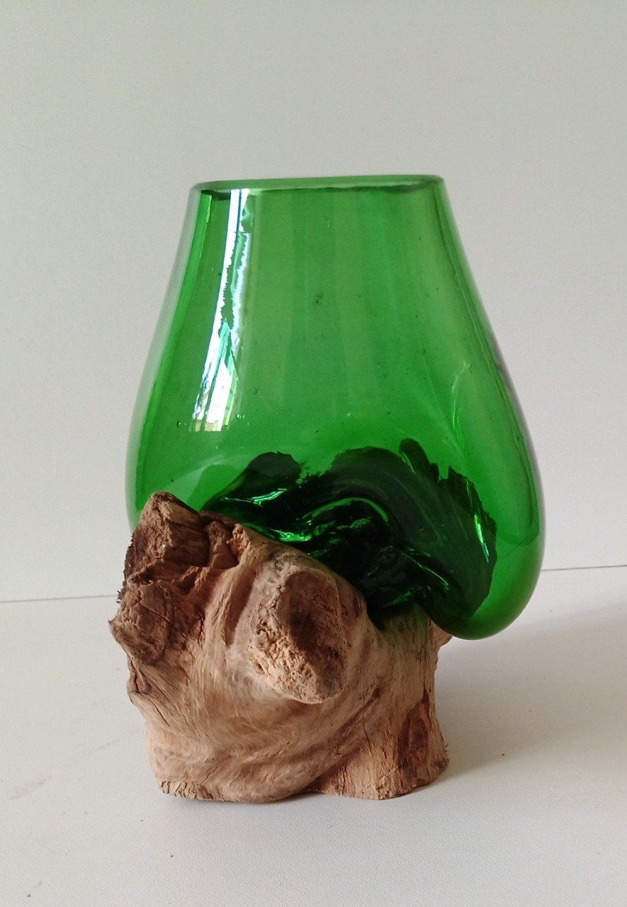 Vase verre soufflé sur racine