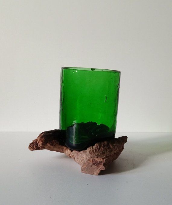 Verre soufflé sur bois flotté